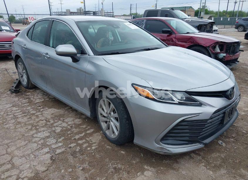 2023 Toyota Camry LE (VIN 4T1C11AK6PU750923) main photo