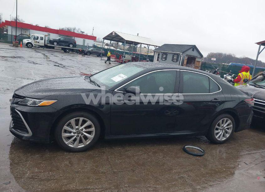 Photo 14 of 2023 Toyota Camry LE (VIN 4T1C11AK6PU752896)