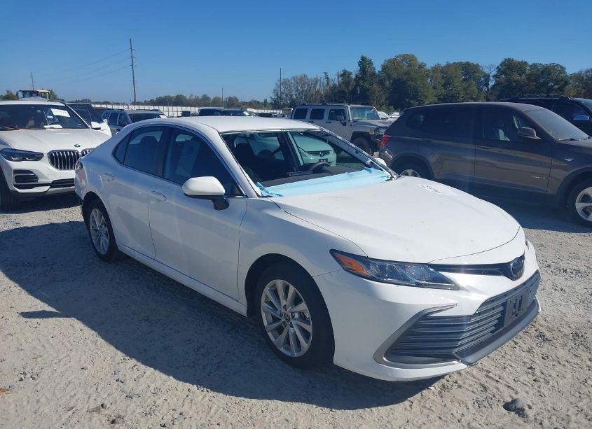 2023 Toyota Camry LE (VIN 4T1C11AK6PU803555) main photo