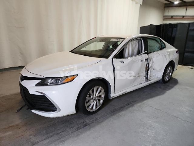 Photo 2 of 2024 TOYOTA CAMRY LE (VIN 4T1C11AK6RU205436)