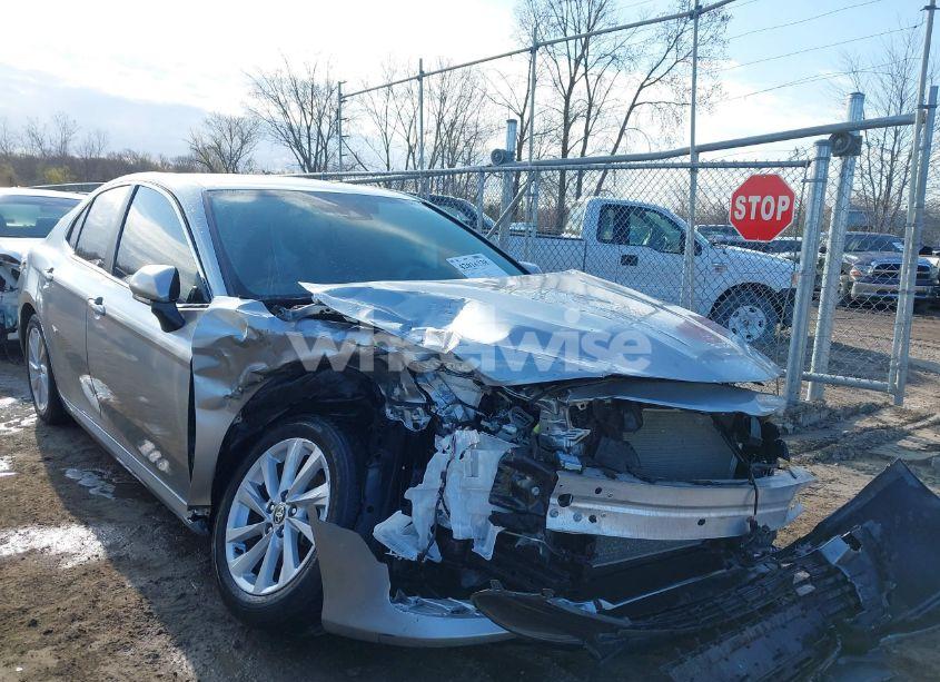 2024 Toyota Camry LE (VIN 4T1C11AK6RU848398) main photo