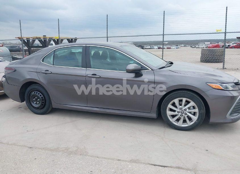 Photo 14 of 2024 Toyota Camry LE (VIN 4T1C11AK6RU850099)