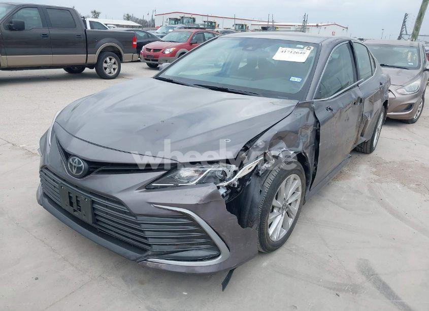 Photo 2 of 2024 Toyota Camry LE (VIN 4T1C11AK6RU850099)