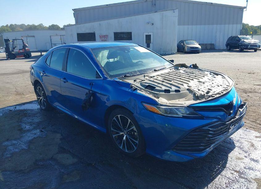 2020 Toyota Camry LE (VIN 4T1C11AK7LU310204) main photo