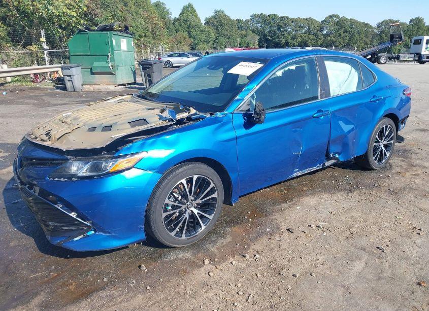 Photo 2 of 2020 Toyota Camry LE (VIN 4T1C11AK7LU310204)