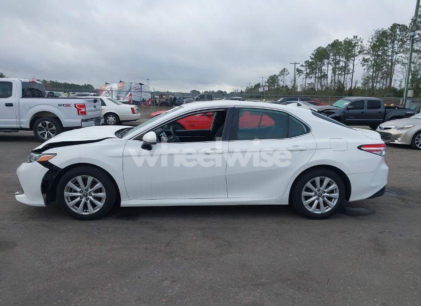 Photo 14 of 2020 Toyota Camry LE (VIN 4T1C11AK7LU359595)