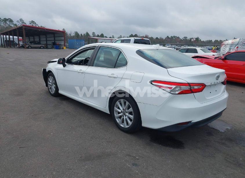 Photo 3 of 2020 Toyota Camry LE (VIN 4T1C11AK7LU359595)
