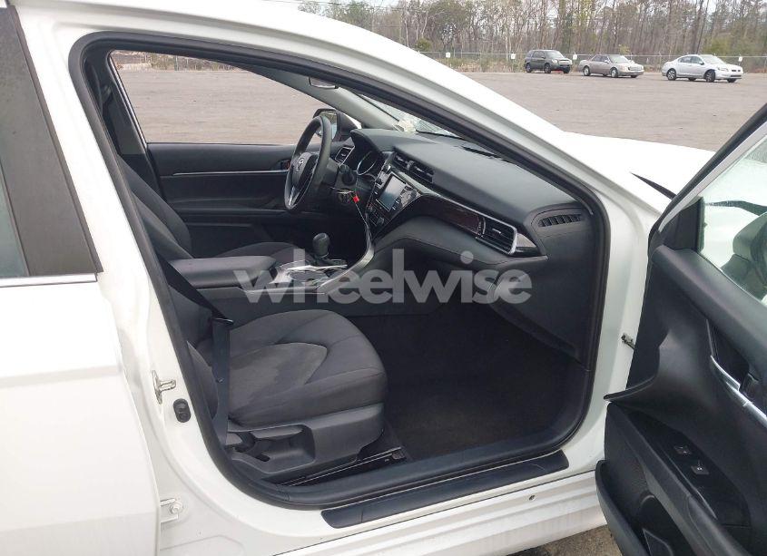 Photo 5 of 2020 Toyota Camry LE (VIN 4T1C11AK7LU359595)