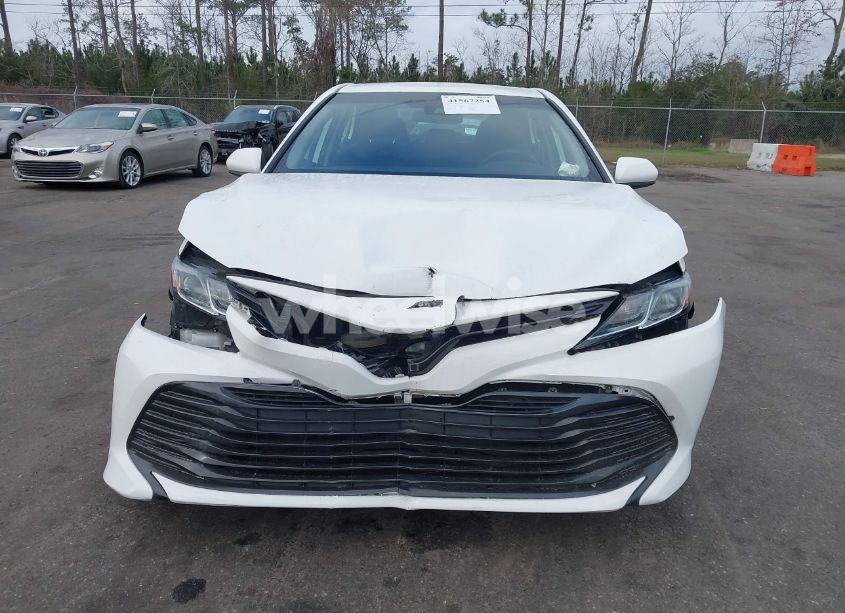 Photo 6 of 2020 Toyota Camry LE (VIN 4T1C11AK7LU359595)