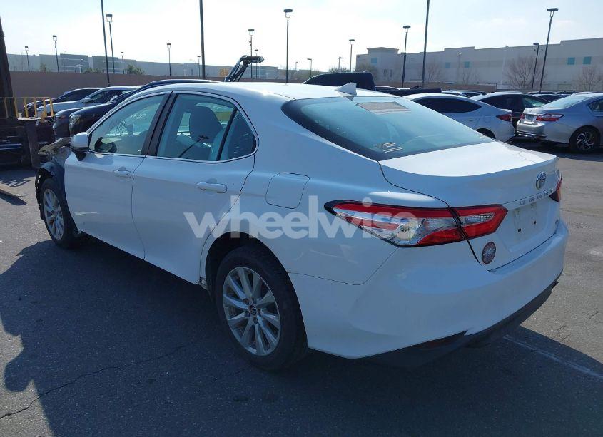 Photo 3 of 2020 Toyota Camry LE (VIN 4T1C11AK7LU368684)