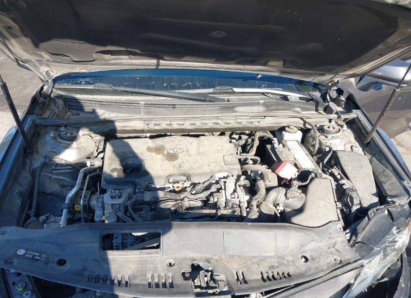 Photo 10 of 2020 Toyota Camry LE (VIN 4T1C11AK7LU369026)