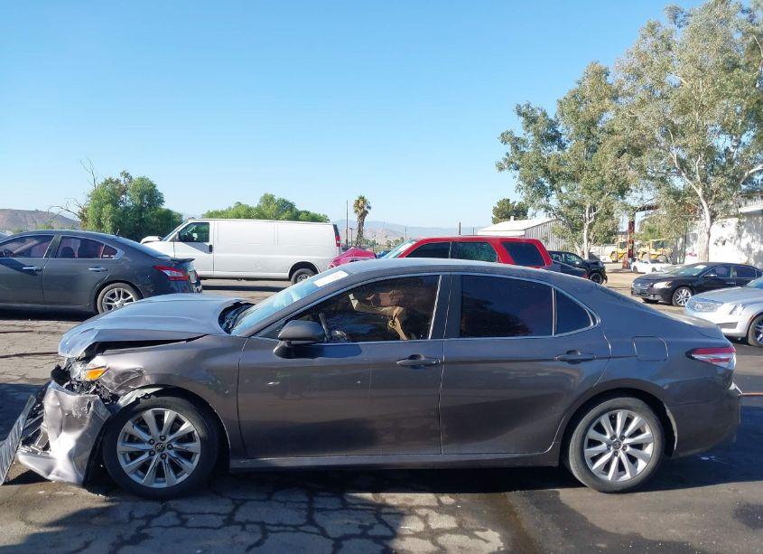 Photo 14 of 2020 Toyota Camry LE (VIN 4T1C11AK7LU369026)