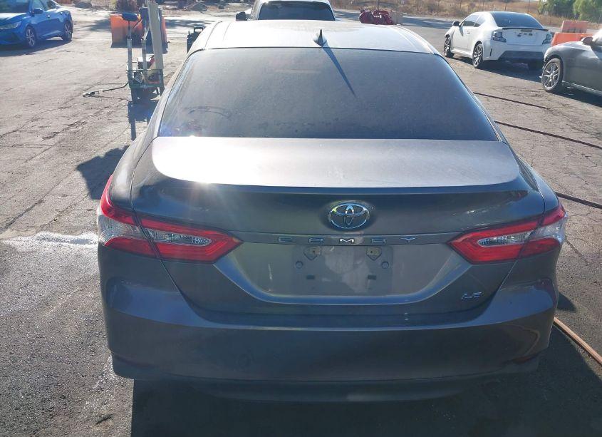 Photo 16 of 2020 Toyota Camry LE (VIN 4T1C11AK7LU369026)