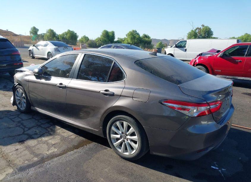 Photo 3 of 2020 Toyota Camry LE (VIN 4T1C11AK7LU369026)