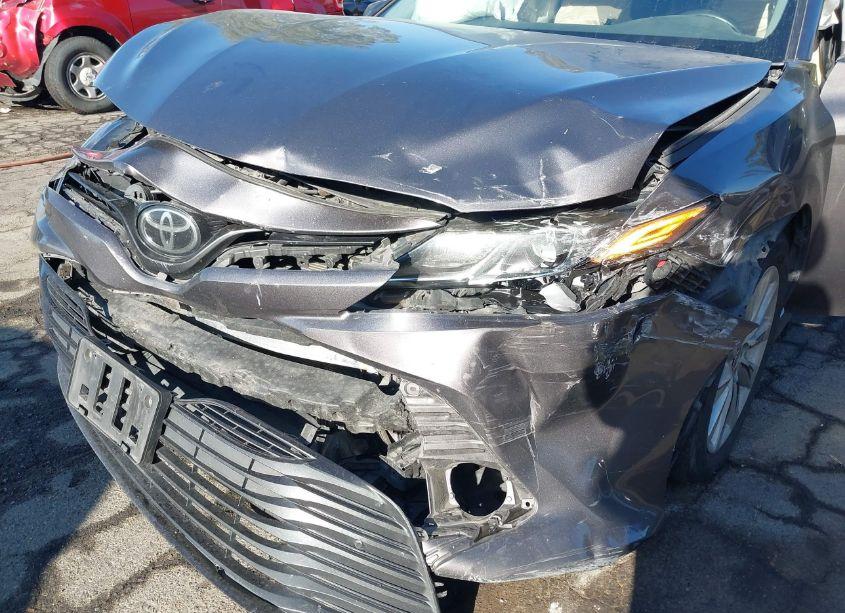 Photo 6 of 2020 Toyota Camry LE (VIN 4T1C11AK7LU369026)