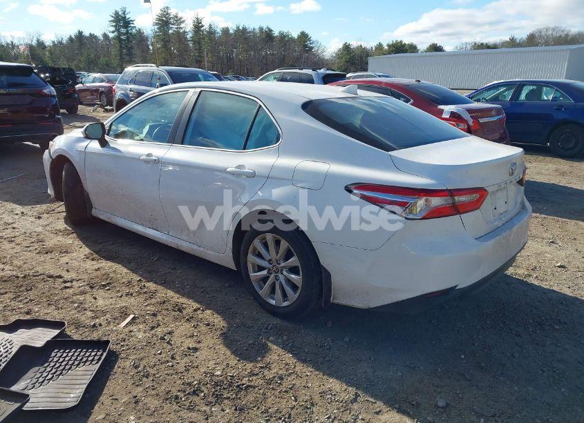 Photo 3 of 2020 Toyota Camry LE (VIN 4T1C11AK7LU393696)
