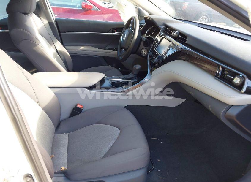 Photo 5 of 2020 Toyota Camry LE (VIN 4T1C11AK7LU393696)