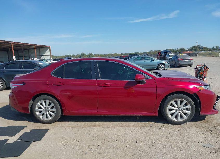 Photo 13 of 2020 Toyota Camry LE (VIN 4T1C11AK7LU395738)