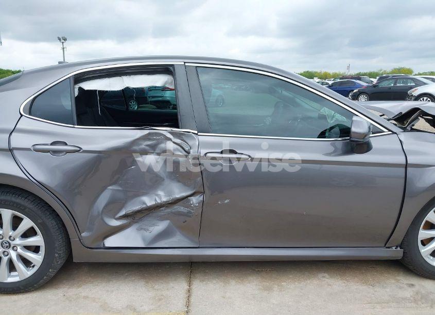 Photo 13 of 2020 Toyota Camry LE (VIN 4T1C11AK7LU860471)