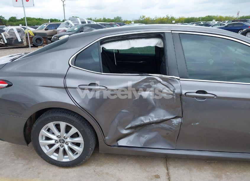 Photo 17 of 2020 Toyota Camry LE (VIN 4T1C11AK7LU860471)