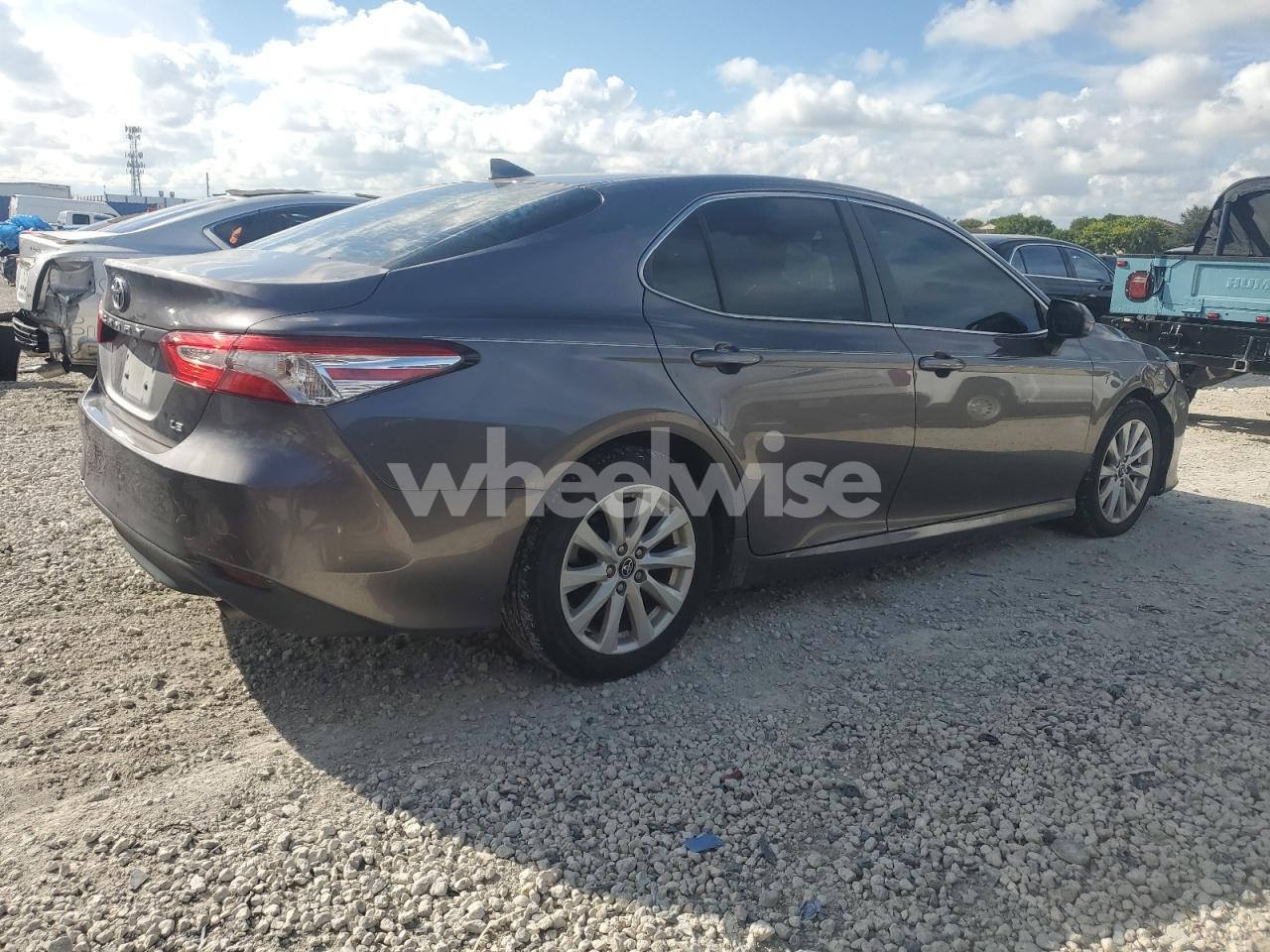 Photo 3 of 2020 TOYOTA CAMRY LE (VIN 4T1C11AK7LU904534)