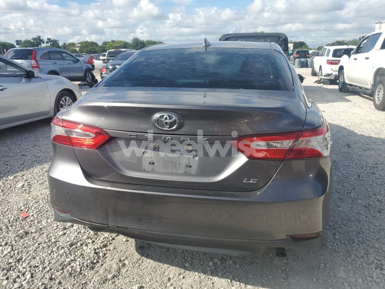 Photo 6 of 2020 TOYOTA CAMRY LE (VIN 4T1C11AK7LU904534)