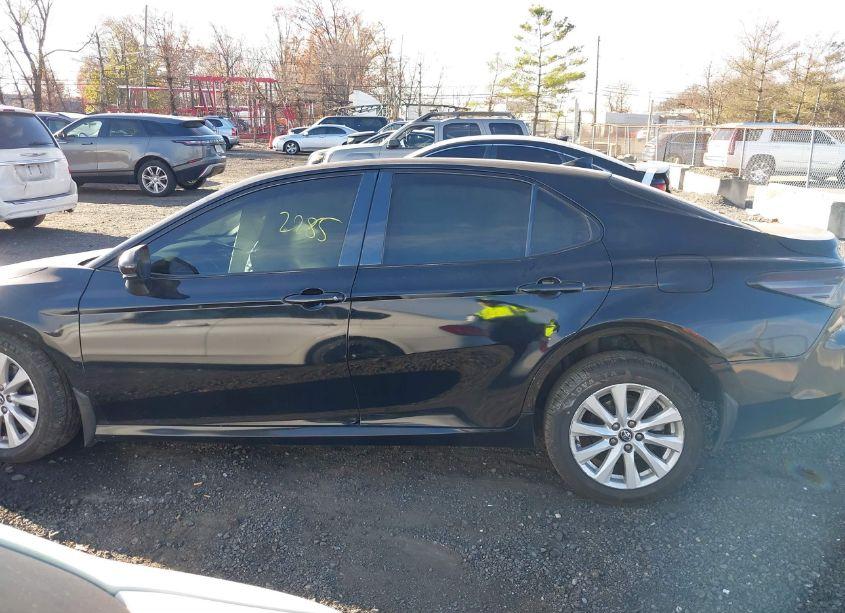 Photo 14 of 2020 Toyota Camry LE (VIN 4T1C11AK7LU910981)