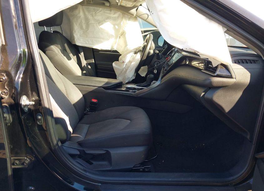 Photo 5 of 2020 Toyota Camry LE (VIN 4T1C11AK7LU910981)