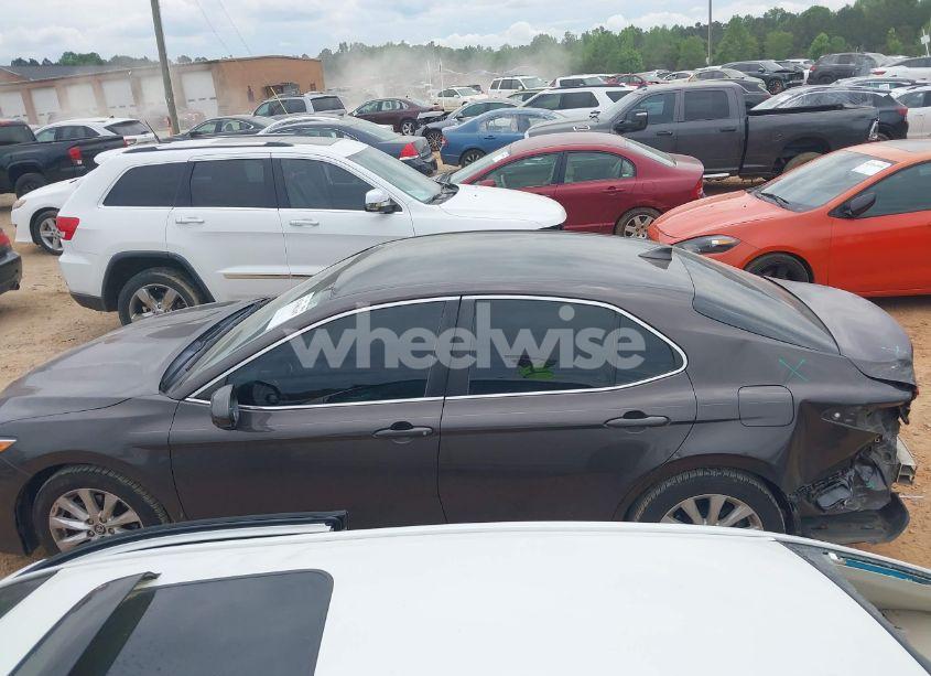 Photo 14 of 2020 Toyota Camry LE (VIN 4T1C11AK7LU935265)