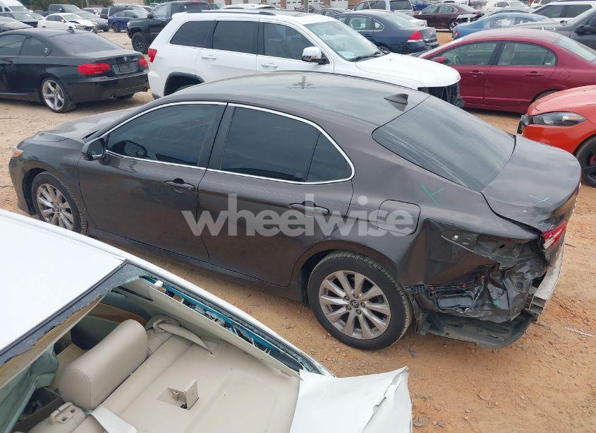 Photo 3 of 2020 Toyota Camry LE (VIN 4T1C11AK7LU935265)