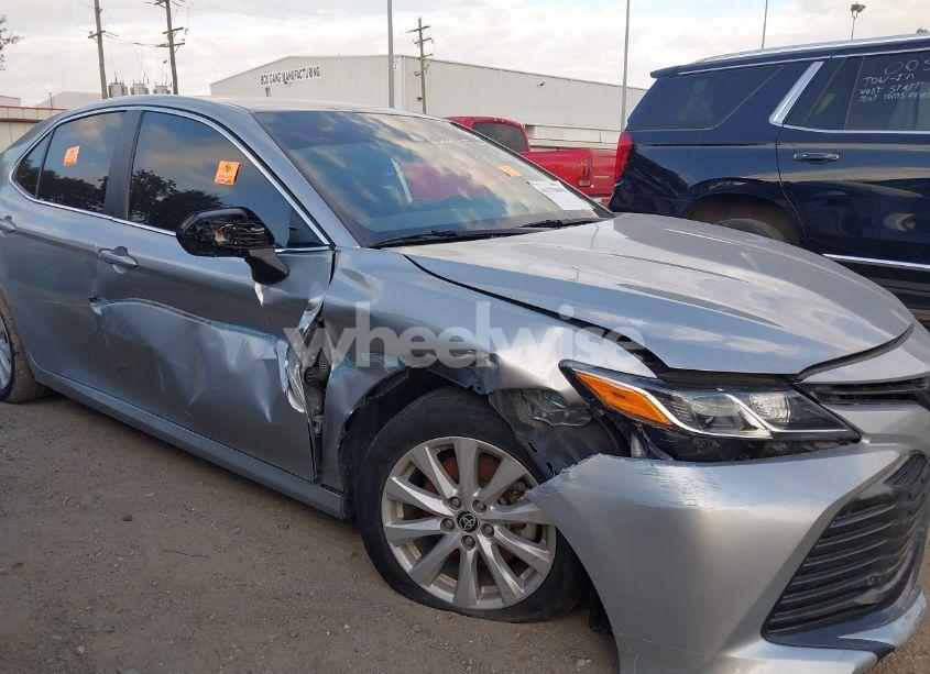 Photo 11 of 2020 Toyota Camry LE (VIN 4T1C11AK7LU965169)