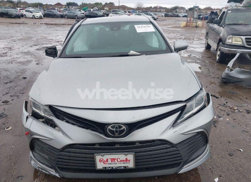 Photo 13 of 2021 Toyota Camry LE (VIN 4T1C11AK7MU444535)
