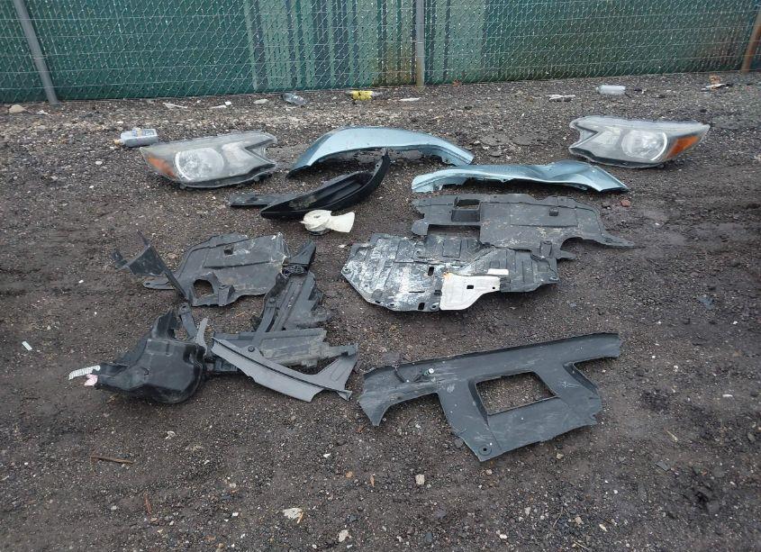 Photo 12 of 2021 Toyota Camry LE (VIN 4T1C11AK7MU470634)