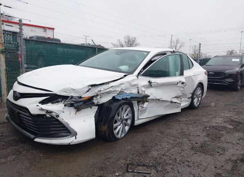 Photo 6 of 2021 Toyota Camry LE (VIN 4T1C11AK7MU470634)