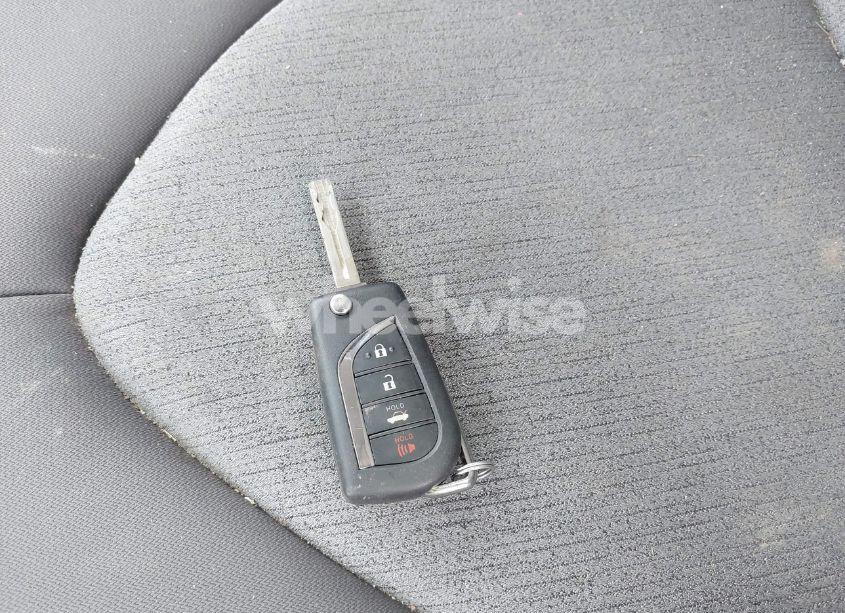 Photo 11 of 2021 Toyota Camry LE (VIN 4T1C11AK7MU515359)