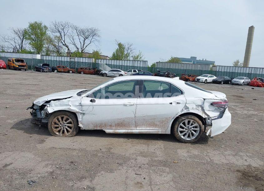 Photo 15 of 2021 Toyota Camry LE (VIN 4T1C11AK7MU515359)