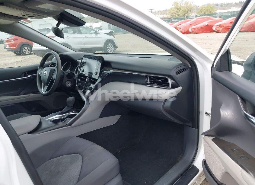 Photo 5 of 2021 Toyota Camry LE (VIN 4T1C11AK7MU515359)