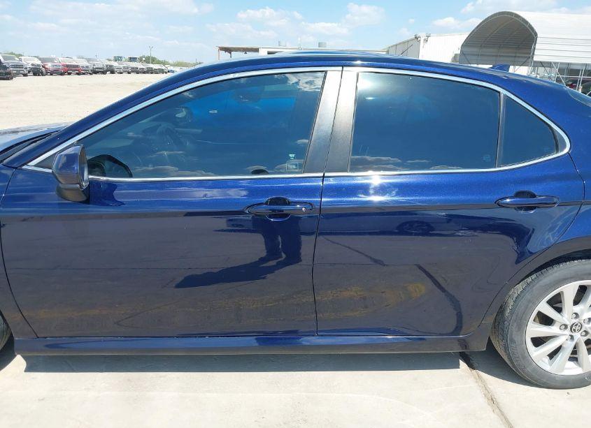 Photo 14 of 2021 Toyota Camry LE (VIN 4T1C11AK7MU520206)