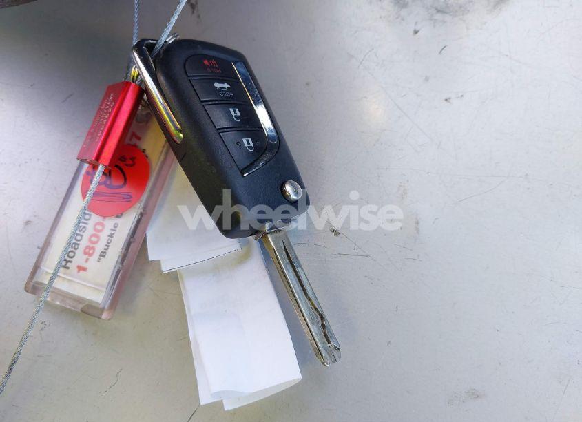 Photo 11 of 2021 Toyota Camry LE (VIN 4T1C11AK7MU539113)