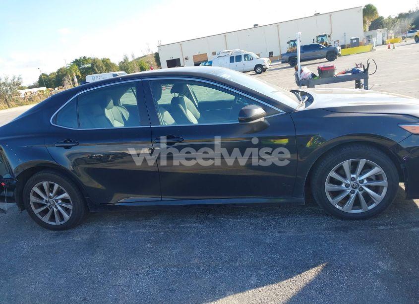 Photo 13 of 2021 Toyota Camry LE (VIN 4T1C11AK7MU539113)