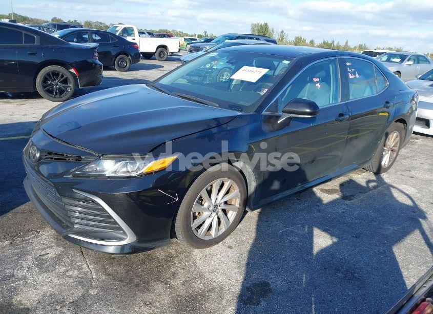 Photo 2 of 2021 Toyota Camry LE (VIN 4T1C11AK7MU539113)