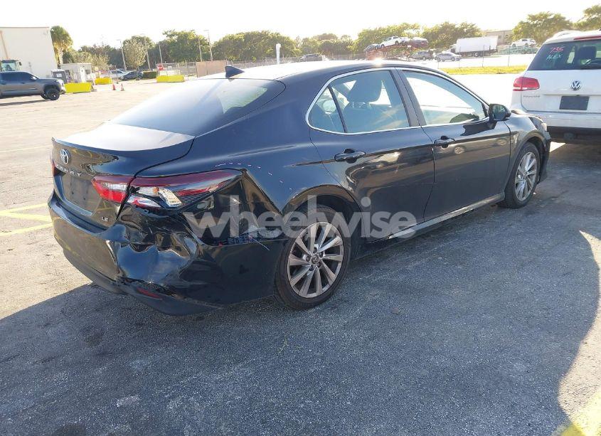 Photo 4 of 2021 Toyota Camry LE (VIN 4T1C11AK7MU539113)