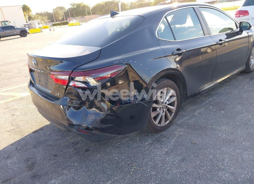 Photo 6 of 2021 Toyota Camry LE (VIN 4T1C11AK7MU539113)
