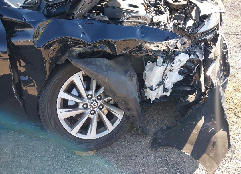 Photo 6 of 2021 Toyota Camry LE (VIN 4T1C11AK7MU551617)