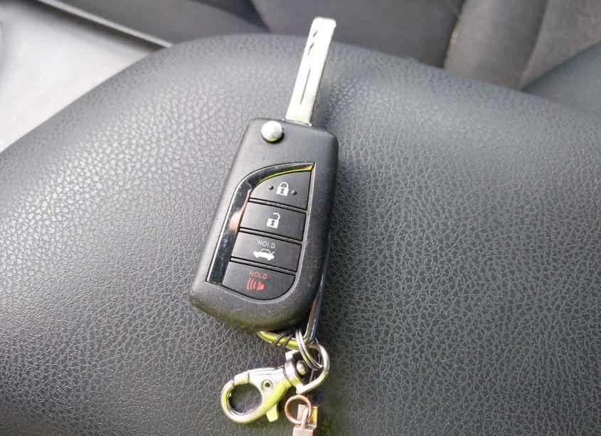 Photo 11 of 2021 Toyota Camry LE (VIN 4T1C11AK7MU553691)