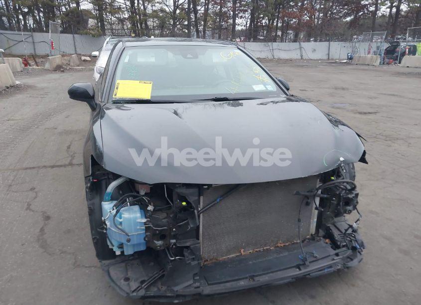 Photo 13 of 2021 Toyota Camry LE (VIN 4T1C11AK7MU571043)