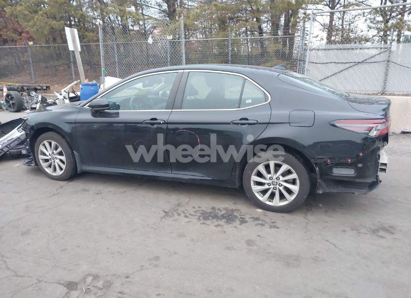 Photo 15 of 2021 Toyota Camry LE (VIN 4T1C11AK7MU571043)