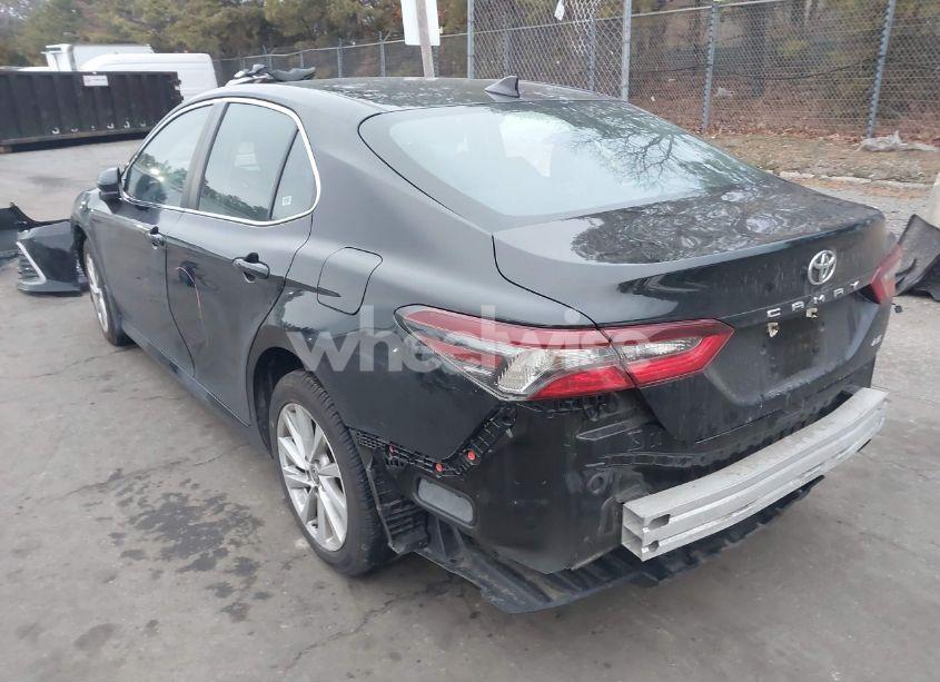 Photo 3 of 2021 Toyota Camry LE (VIN 4T1C11AK7MU571043)