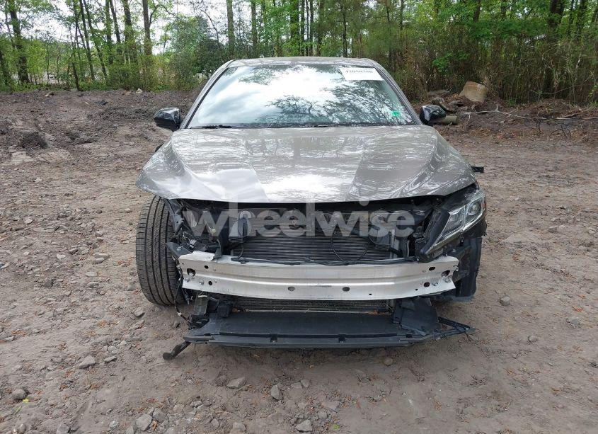 Photo 12 of 2021 Toyota Camry LE (VIN 4T1C11AK7MU616529)