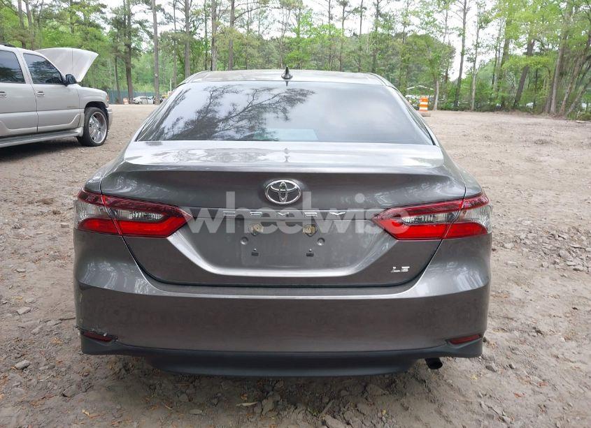 Photo 16 of 2021 Toyota Camry LE (VIN 4T1C11AK7MU616529)